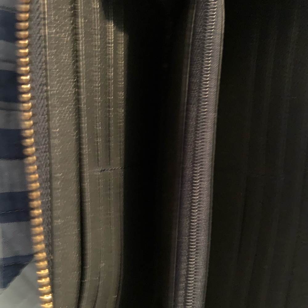 Coach Black Leather Zip Wallet with Gold Logo - Picture 3 of 3